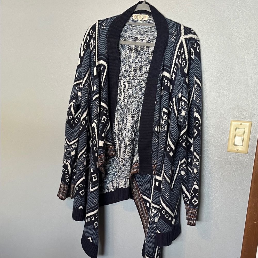 Pink Rose Navy Blue and White Aztec Open-Front Cardigan